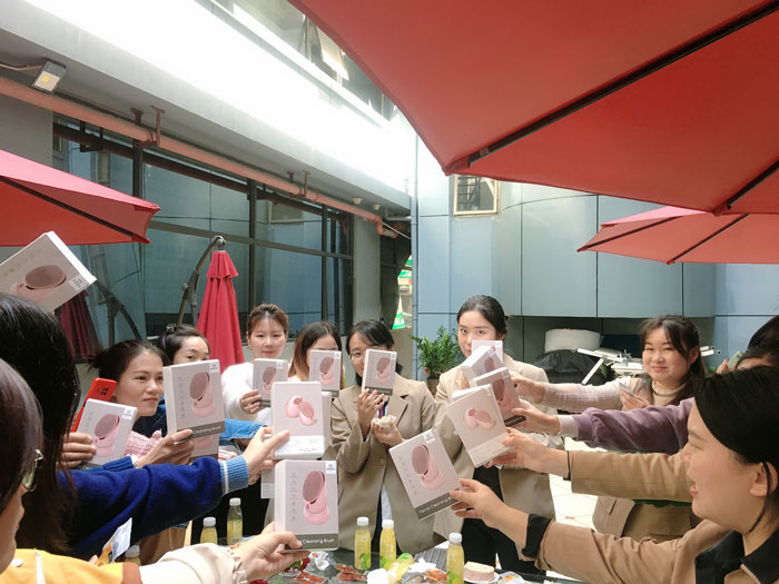女神節(jié)快樂|有鮮花，有陽光，有愛的薩瑪瑞事業(yè)