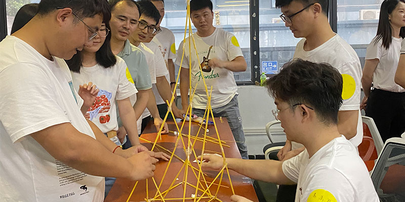 赫名視顯室內(nèi)拓展《凝聚力量，高效協(xié)作》