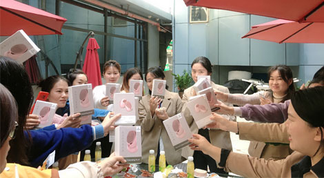 女神節(jié)快樂|有鮮花，有陽光，有愛的赫名視顯事業(yè)2022